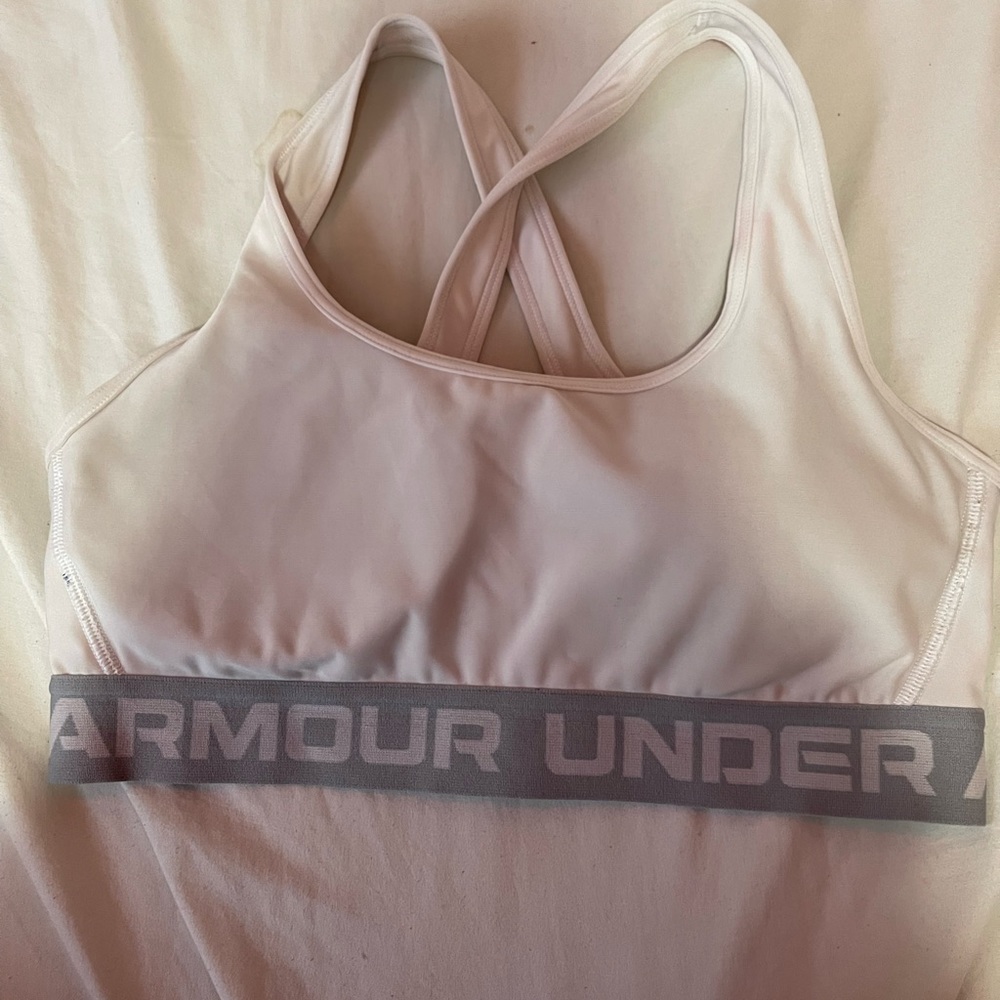White under armour sports bra